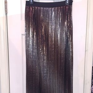 💎5/$20 UNIQUE METALLIC MAXI SKIRT